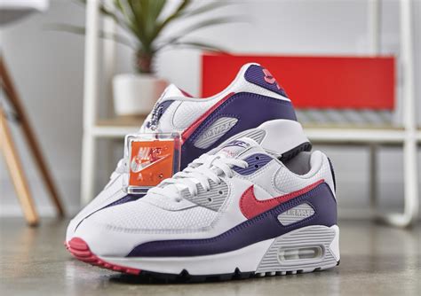 nike air max 90 white watermelon red origineel grijs|Nike Air Max 90 colorway.